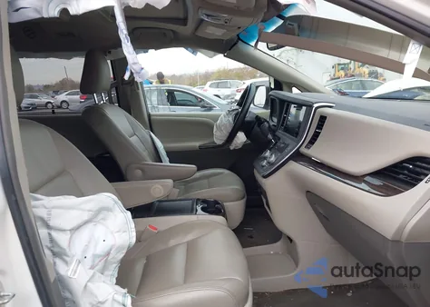 2015 Toyota Sienna Xle Premium 7 Passenger z USA, uszkodzony, nr VIN 5TDDK3DC6FS117993